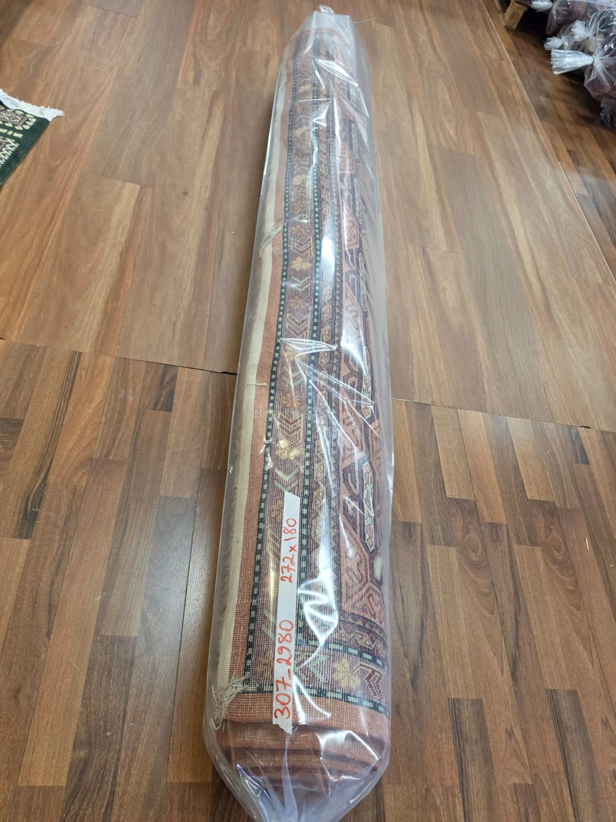 Traditional Area Rug (2.72m x 1.84m) - Image 2